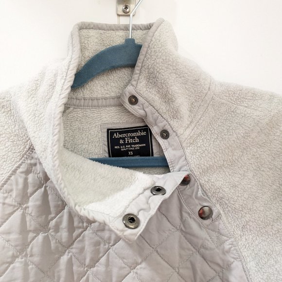 Abercrombie and Fitch fleece snap button sweater - Picture 3 of 4